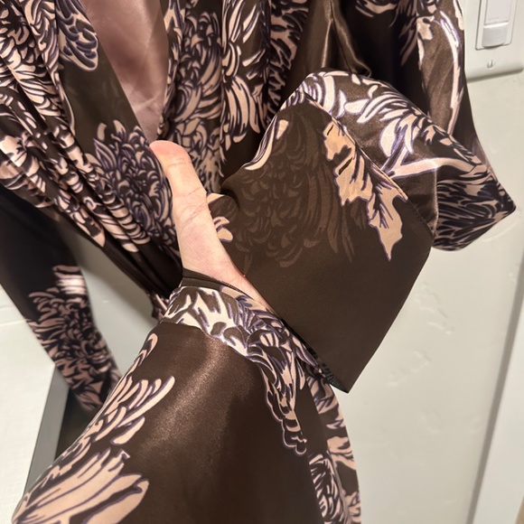 Nightgown & Matching Robe - Picture 7 of 8